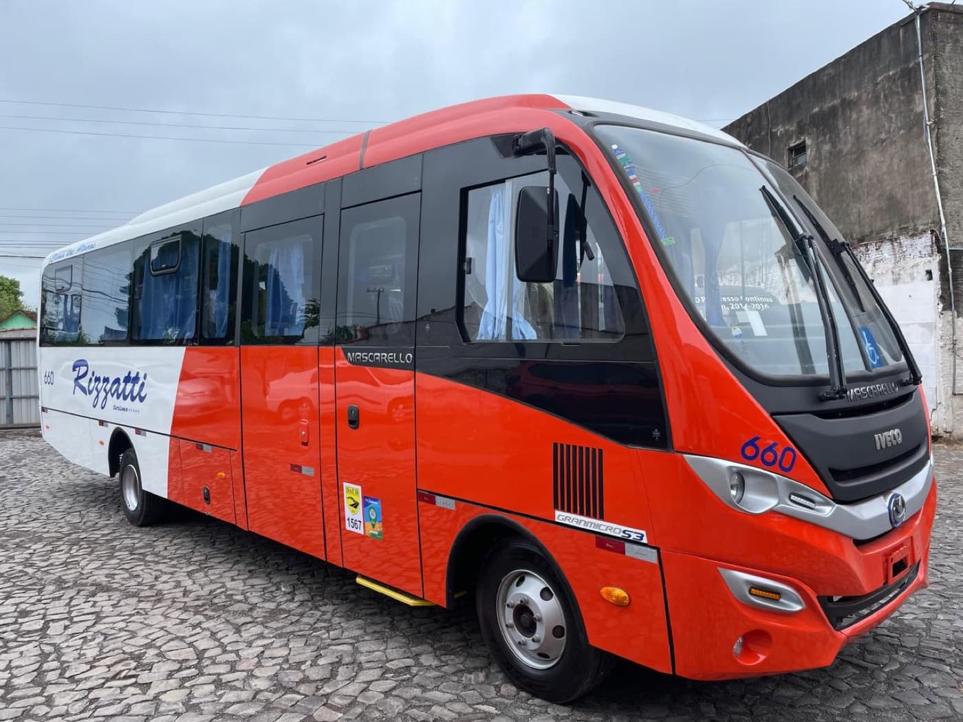 Foto do Micro-ônibus Executivo 660